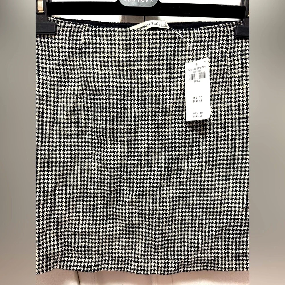 NWT $110 Abercrombie & Fitch Herringbone mini skirt and crop top set size small